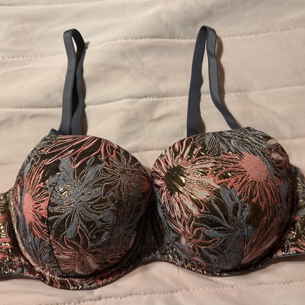 Victoria's Secret Dream Angels Lined Demi 38D Back Closure Bra